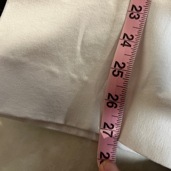 VGUC Cropped white pants-Size 16- Please read description first! - Picture 6 of 7